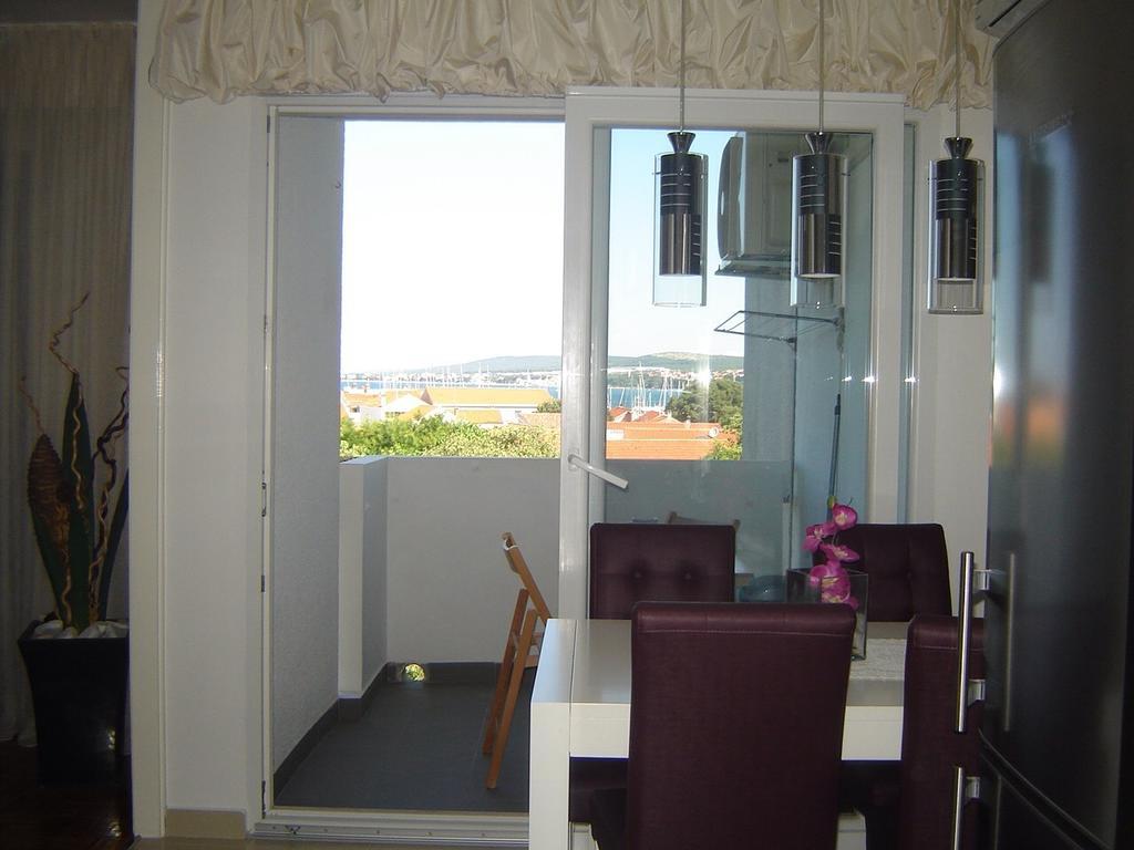 Apartment Natasha Biograd Na Moru Rum bild